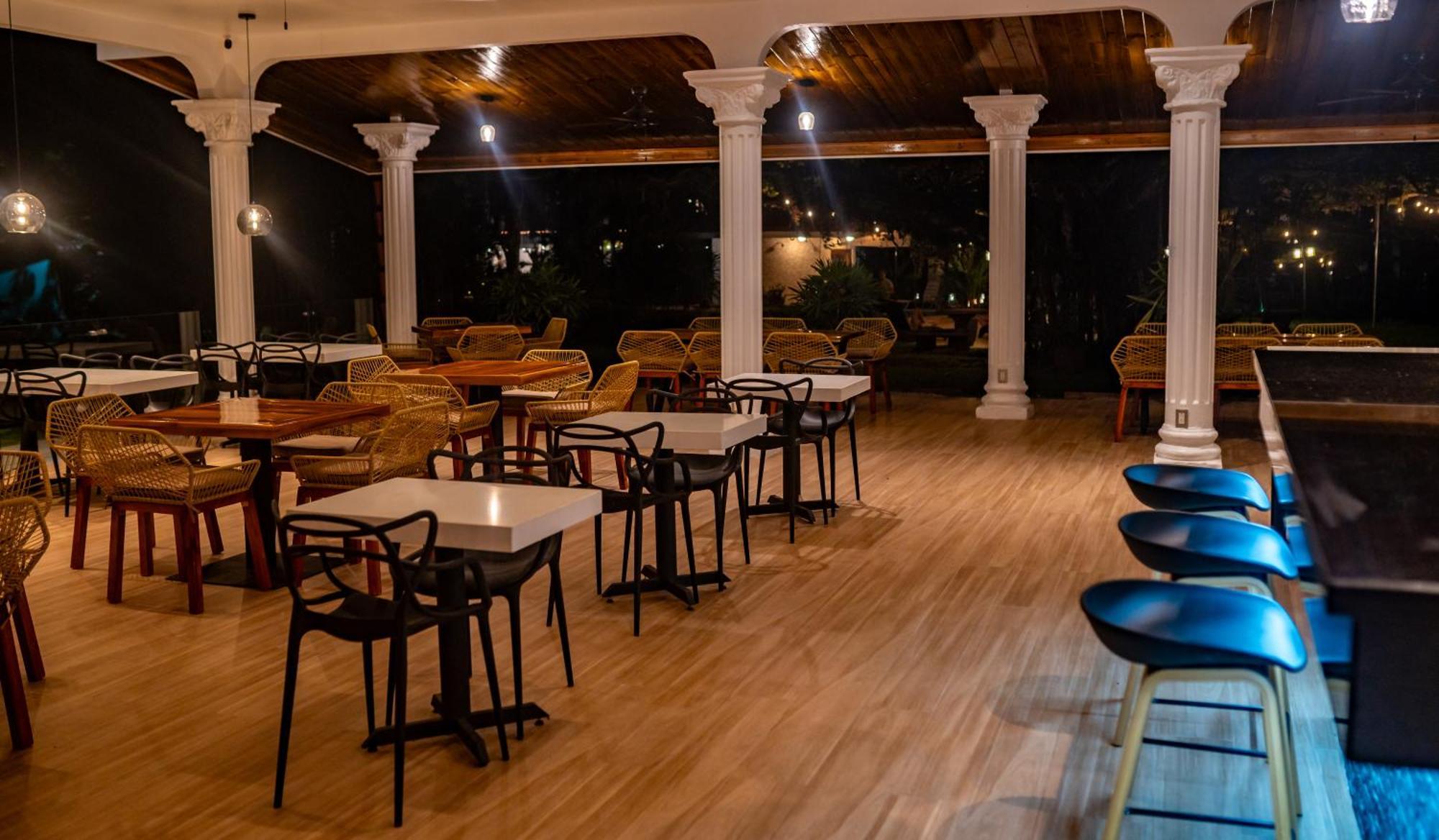 Hotel Los Higuerones Paso Canoas Екстер'єр фото