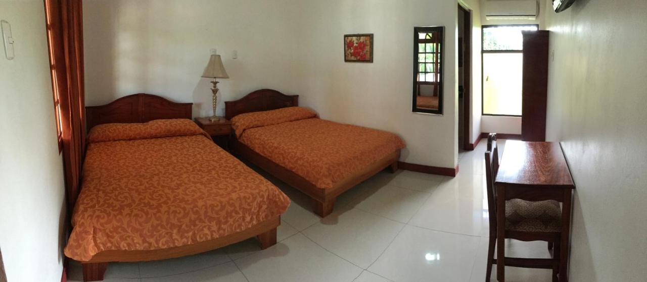 Hotel Los Higuerones Paso Canoas Екстер'єр фото