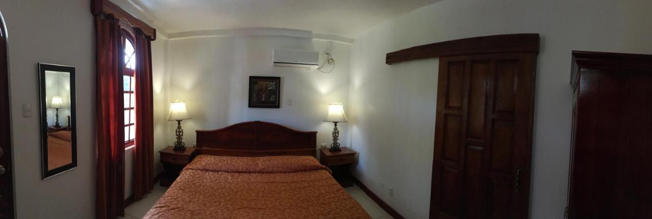 Hotel Los Higuerones Paso Canoas Екстер'єр фото