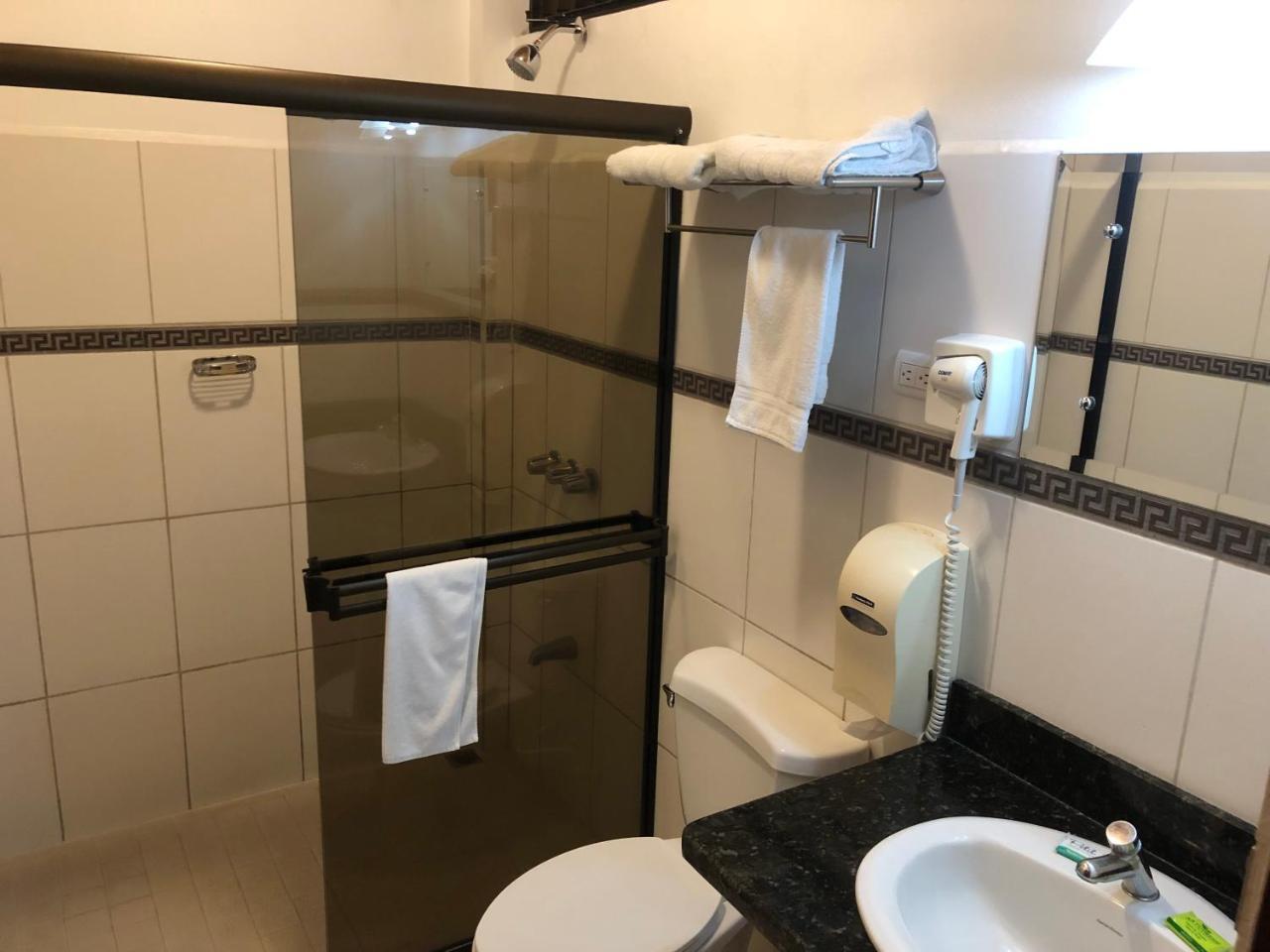 Hotel Los Higuerones Paso Canoas Екстер'єр фото