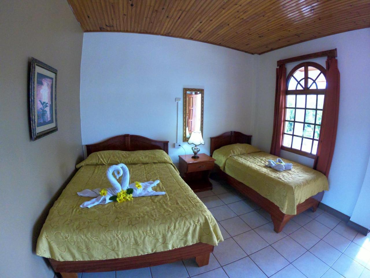 Hotel Los Higuerones Paso Canoas Екстер'єр фото