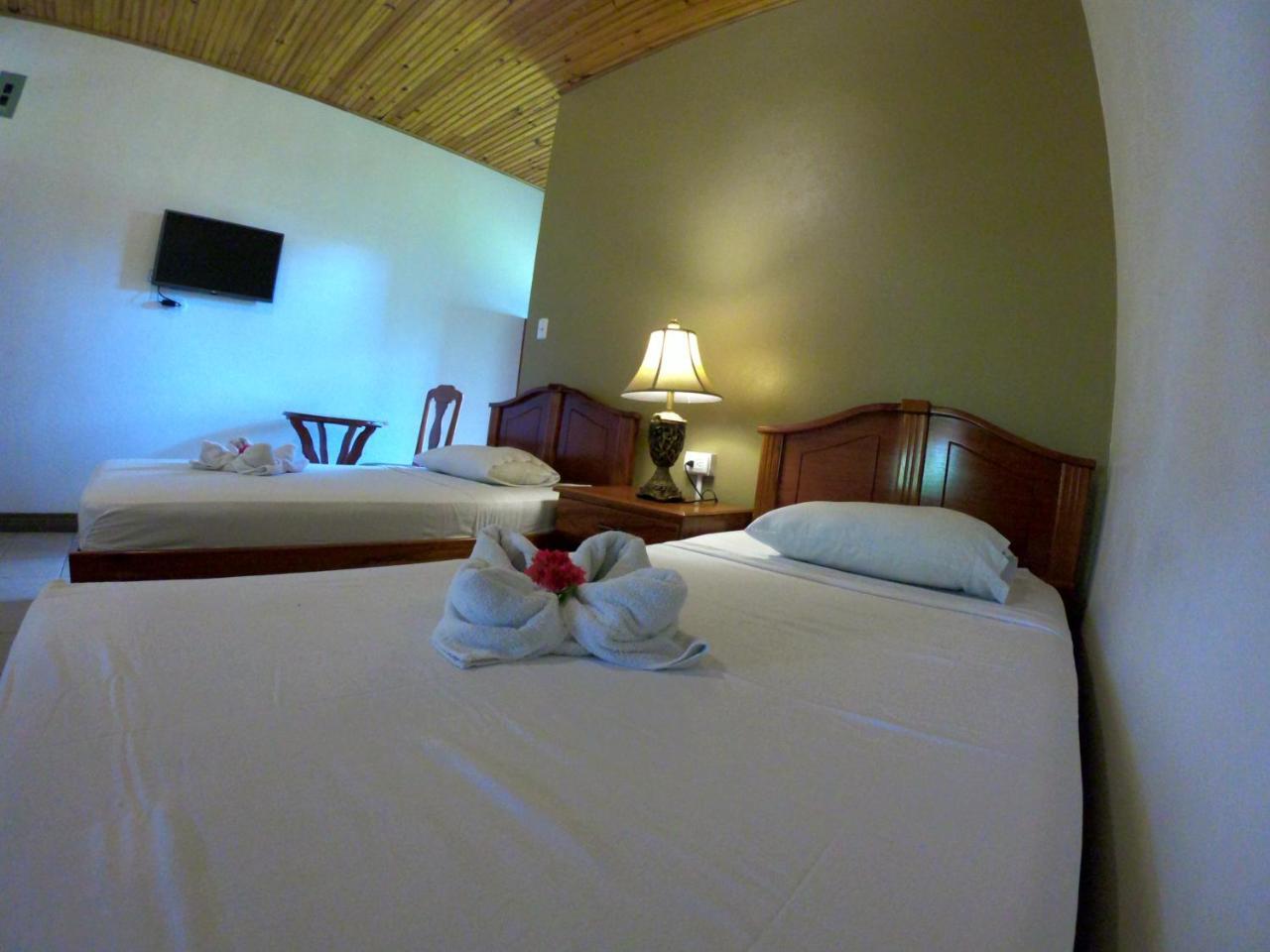 Hotel Los Higuerones Paso Canoas Екстер'єр фото